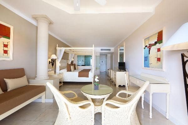 Habitación Junior Suite Deluxe Ocean Front Luxury Bahia Principe Akumal 4