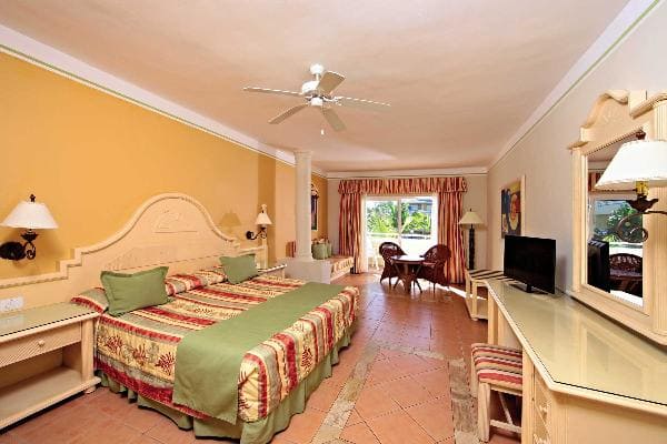 Junior Suite Room Grand Bahia Principe El Portillo 3