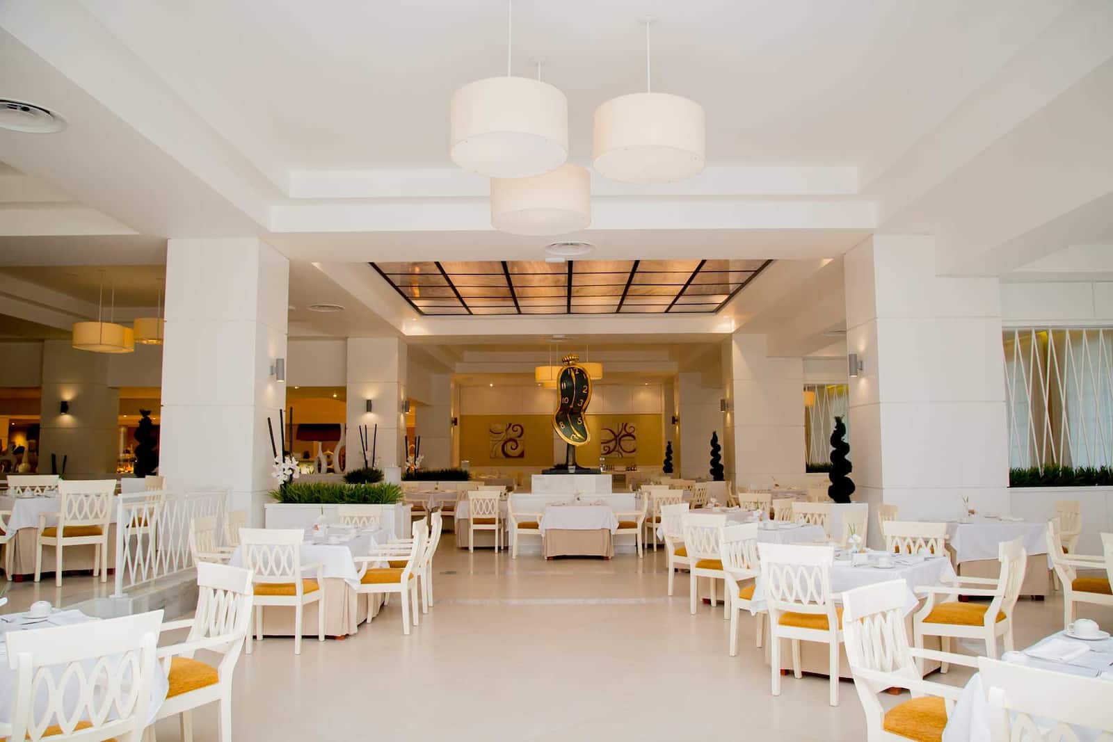 Restaurants And Bars In Resort Runaway Bay Bahia Principe Hotels