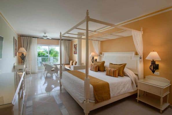 Habitación Junior Suite Deluxe Luxury Bahia Principe Bouganville 1