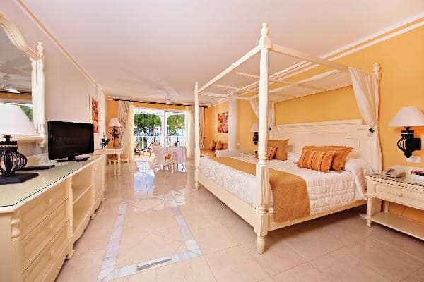 Junior Suite Deluxe Room Luxury Bahia Principe Bouganville 1